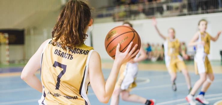 «Баскетбол на отлично»: в региональном этапе всероссийской лиги победили школьники Гусева и Калининграда.